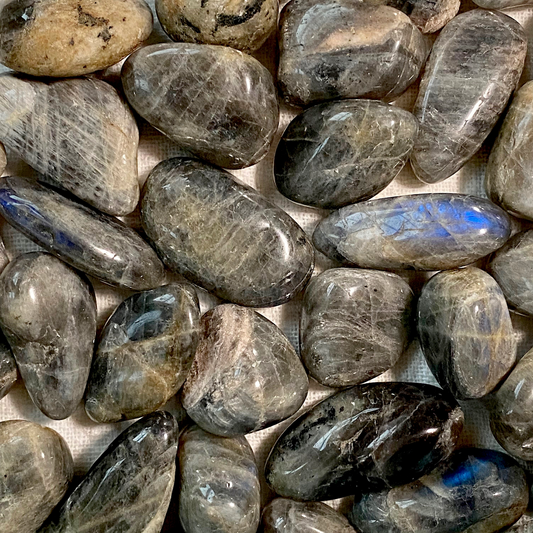 ☆ LABRADORITE