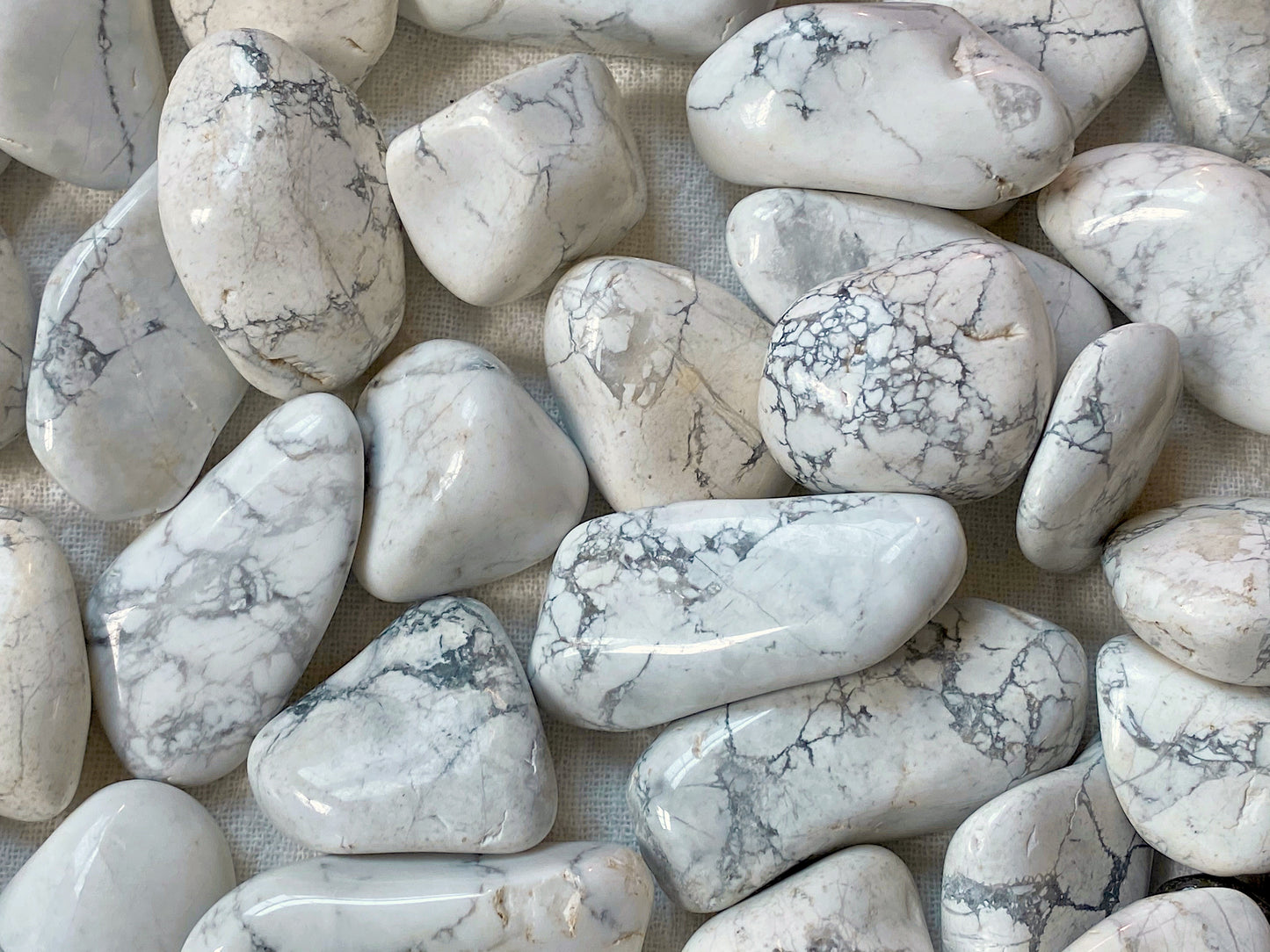 ☆ HOWLITE