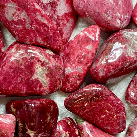 ☆ THULITE